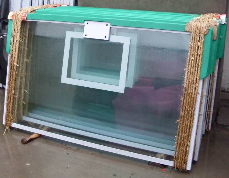 遙控操作電動液壓籃球架(可配單面24秒)